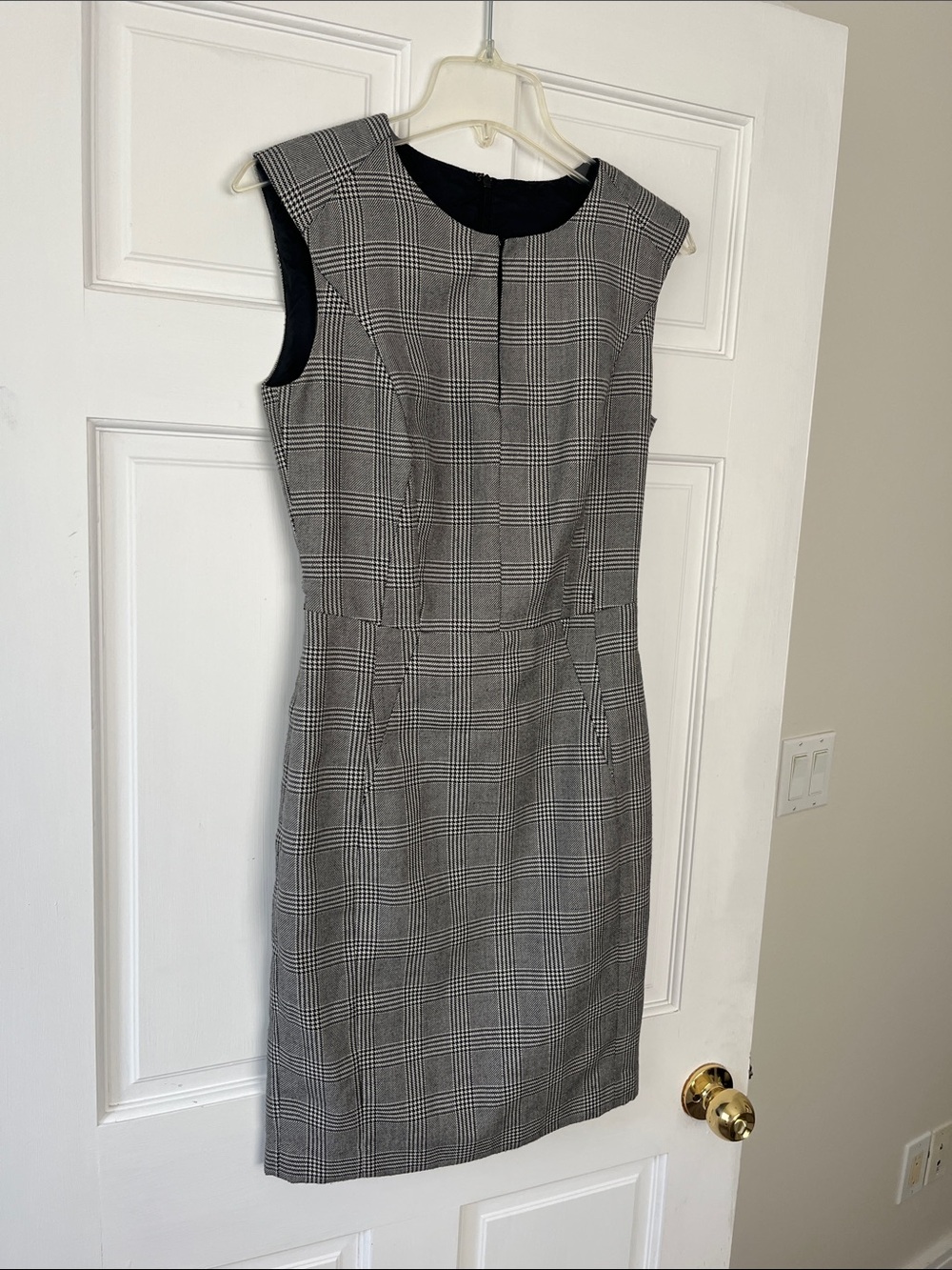 Plaid Sleeveless Midi Sheath Dress in Gray